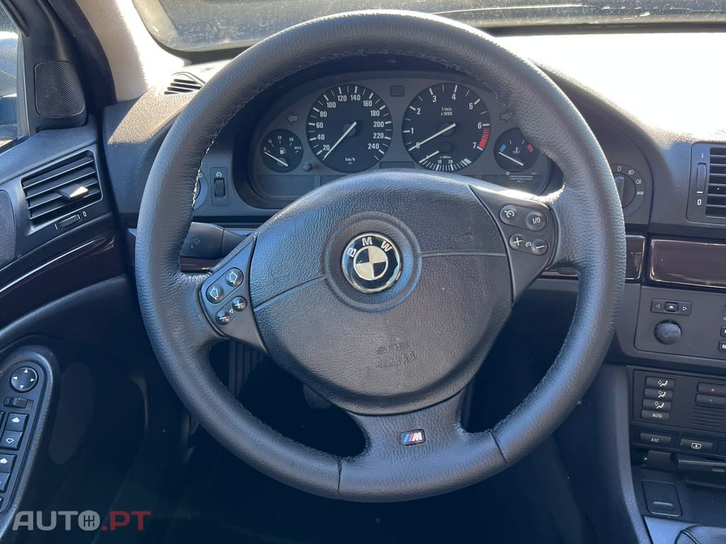 BMW 523 i