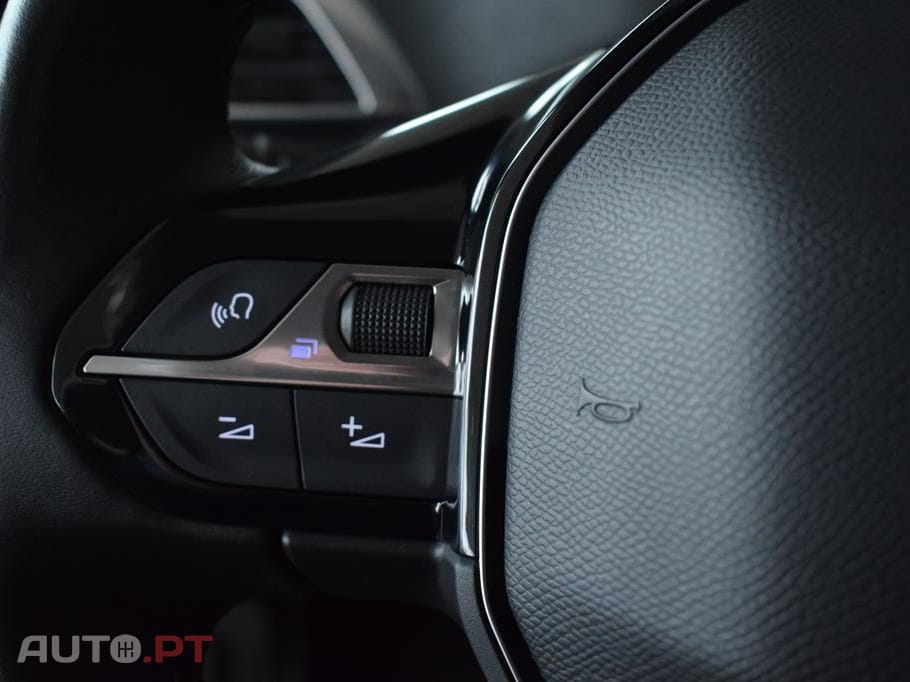 Peugeot 3008 1.5 BlueHDi Active