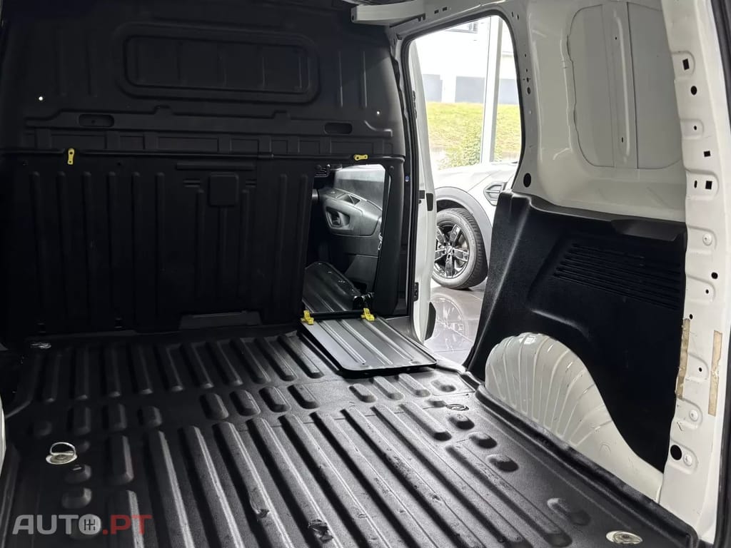 Peugeot Partner PARTNER 1.5 BLUEHDI PRO ST 3-LUG ( iva dd )