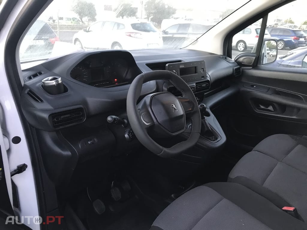 Peugeot Partner 1.5 BlueHDi Asphalt Standard