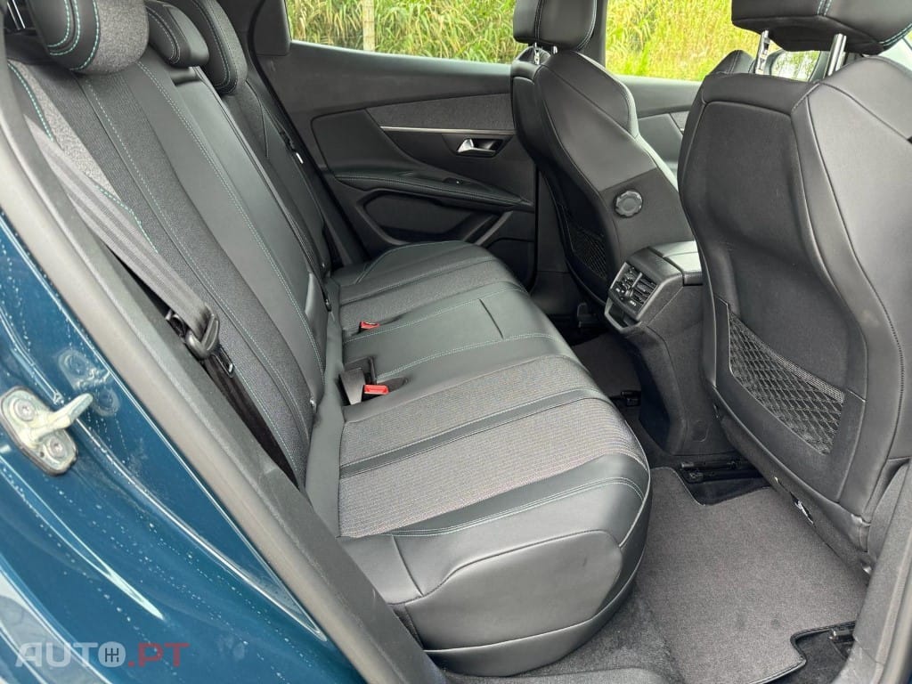 Peugeot 3008 1.6 Hybrid Allure Pack e-EAT8
