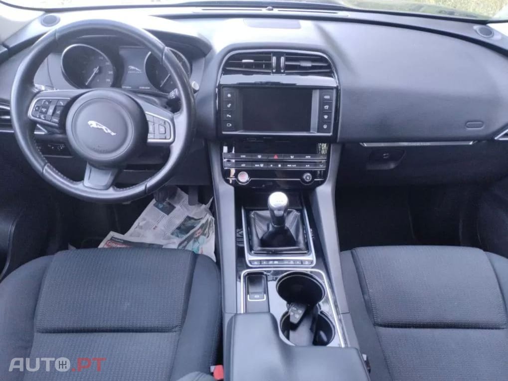 Jaguar F-Pace 2.0 i4D Prestige