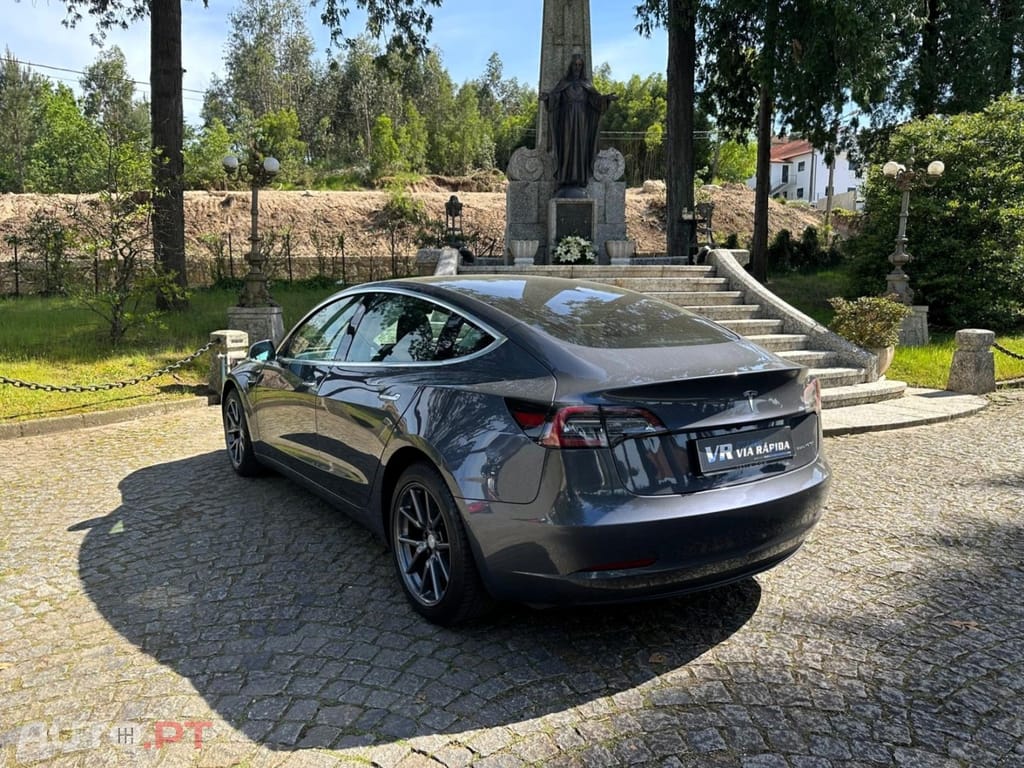 Tesla Model 3 Long-Range Dual Motor AWD