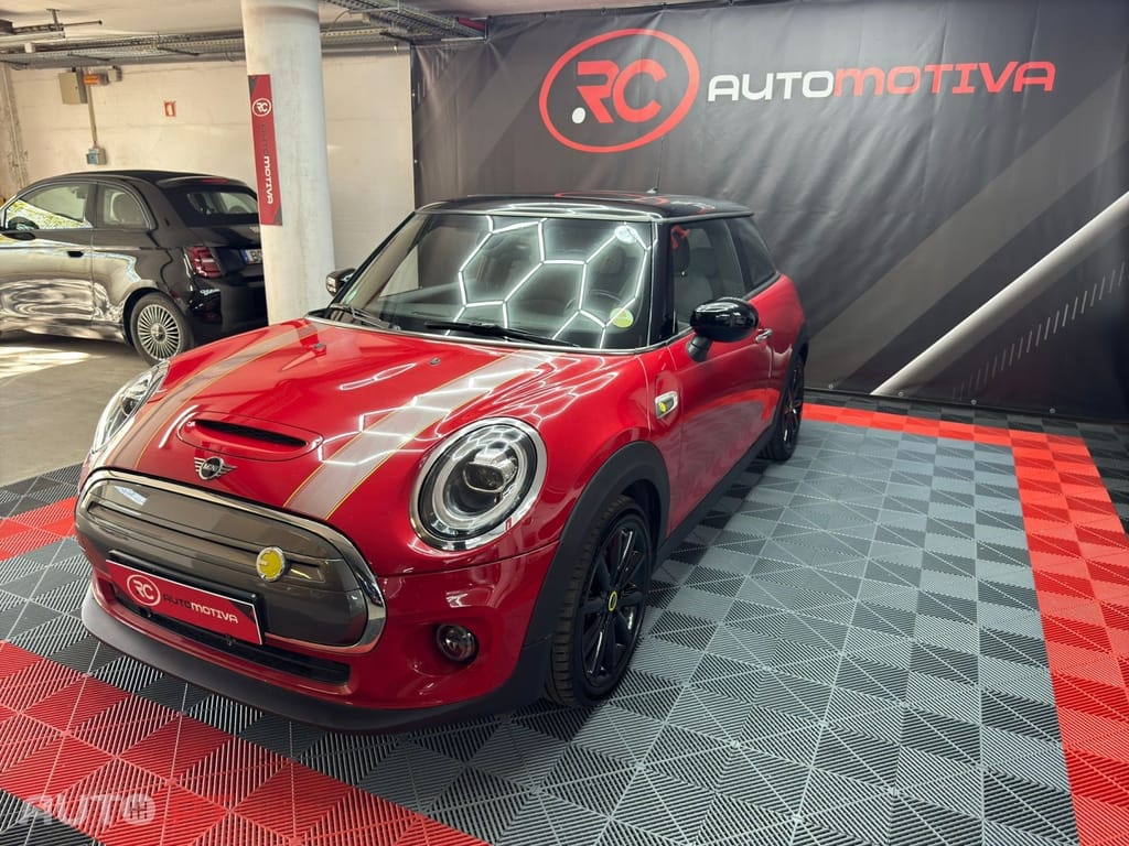 MINI Cooper Cooper SE Camden Edition