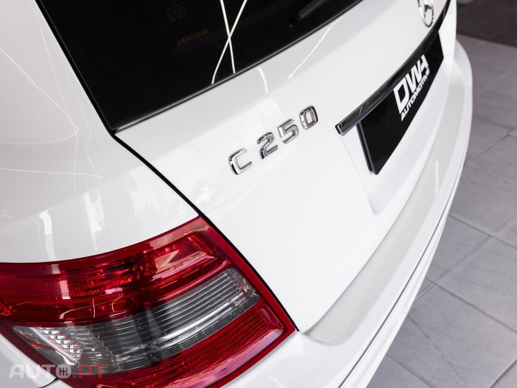Mercedes-Benz C 250 CDi Elegance BlueEfficiency Aut. — fotografia 7