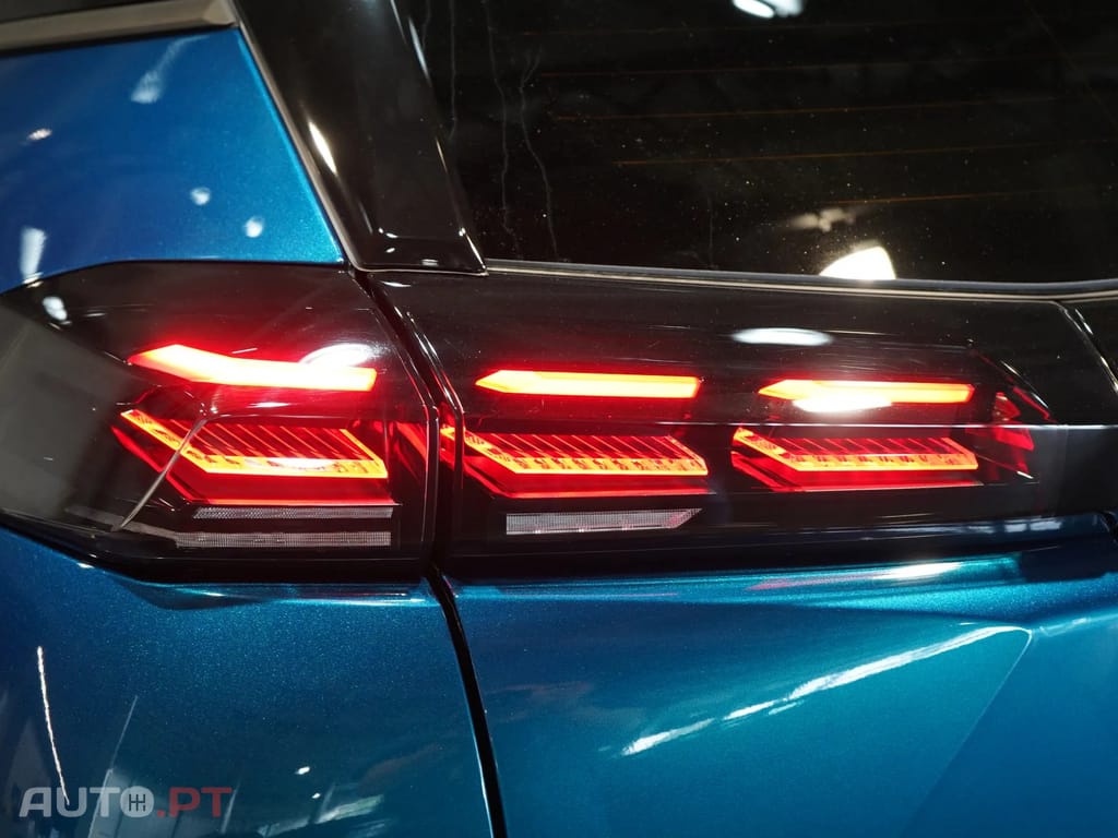 Peugeot 2008 1.2 Hybrid Allure e-DCS6