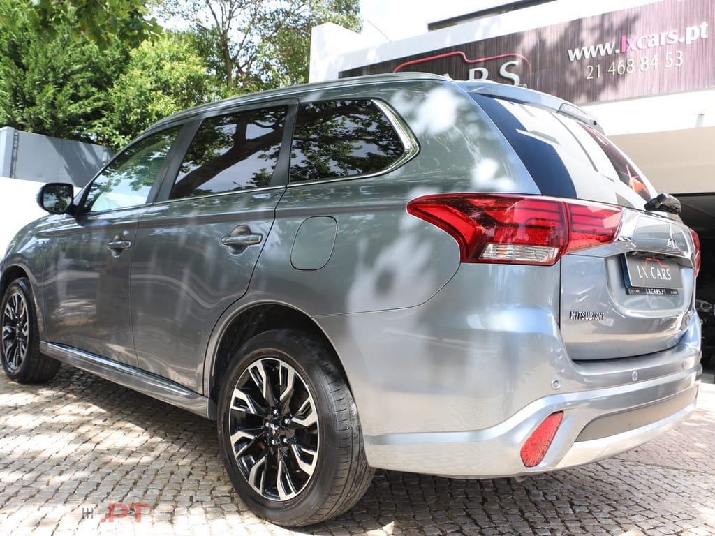 Mitsubishi Outlander 2.0 MIVEC Instyle Navi+