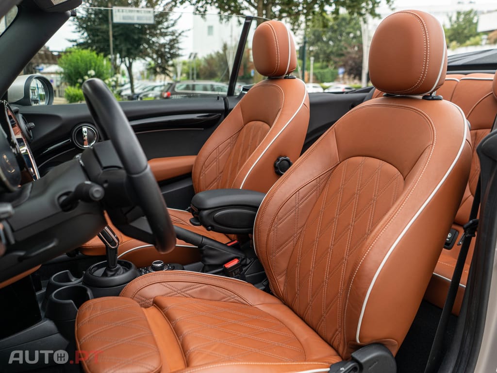 MINI Cabrio Cooper Premium Extra JCW Auto