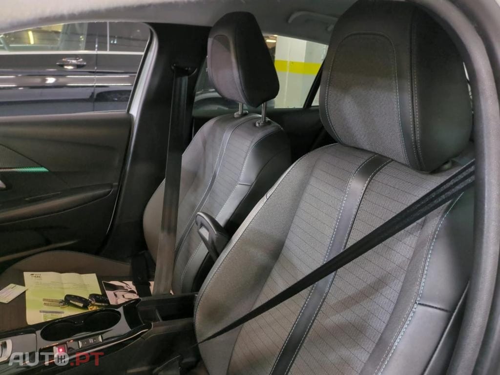 Peugeot E-208 50 kWh Allure