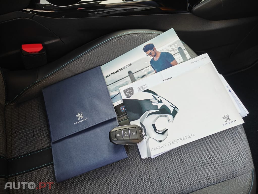 Peugeot E-208 50 kWh Allure Pack