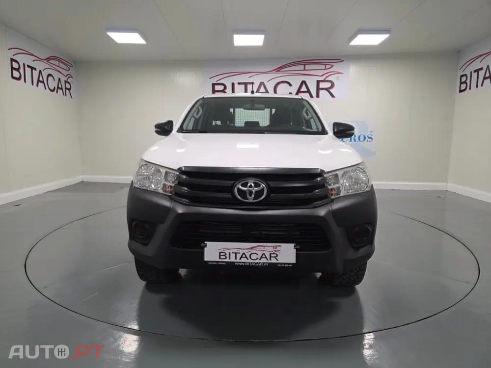 Toyota Hilux 2.4 D-4D 4WD CD CH