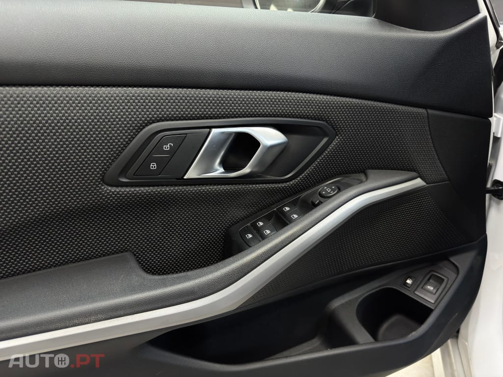 BMW 330 e Touring Corporate Edition Auto