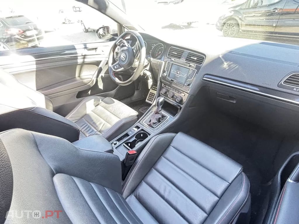 Volkswagen Golf GTI Performance BlueMotion DSG