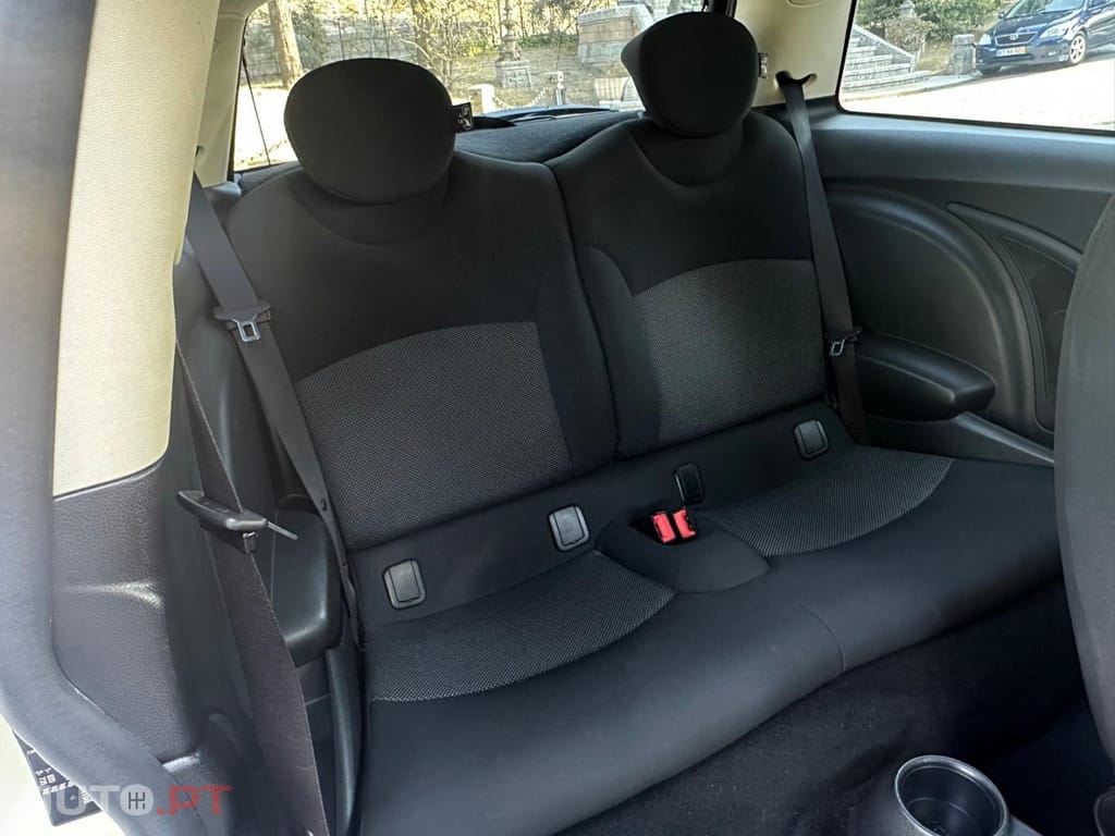 MINI Cooper One 1.6