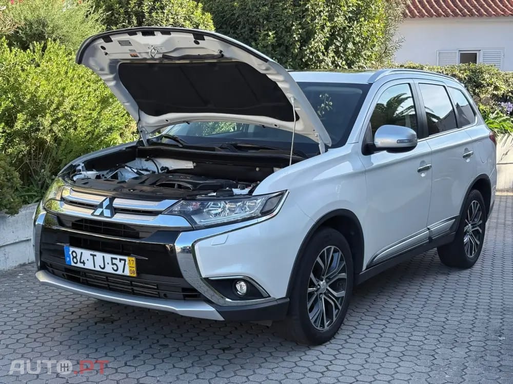 Mitsubishi Outlander 2.2 DI-D Instyle Navi