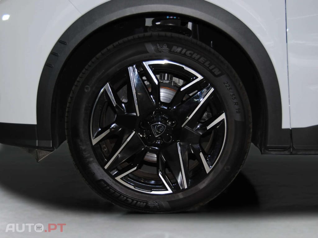 Peugeot 3008 1.2 Hybrid Allure e-DCS6