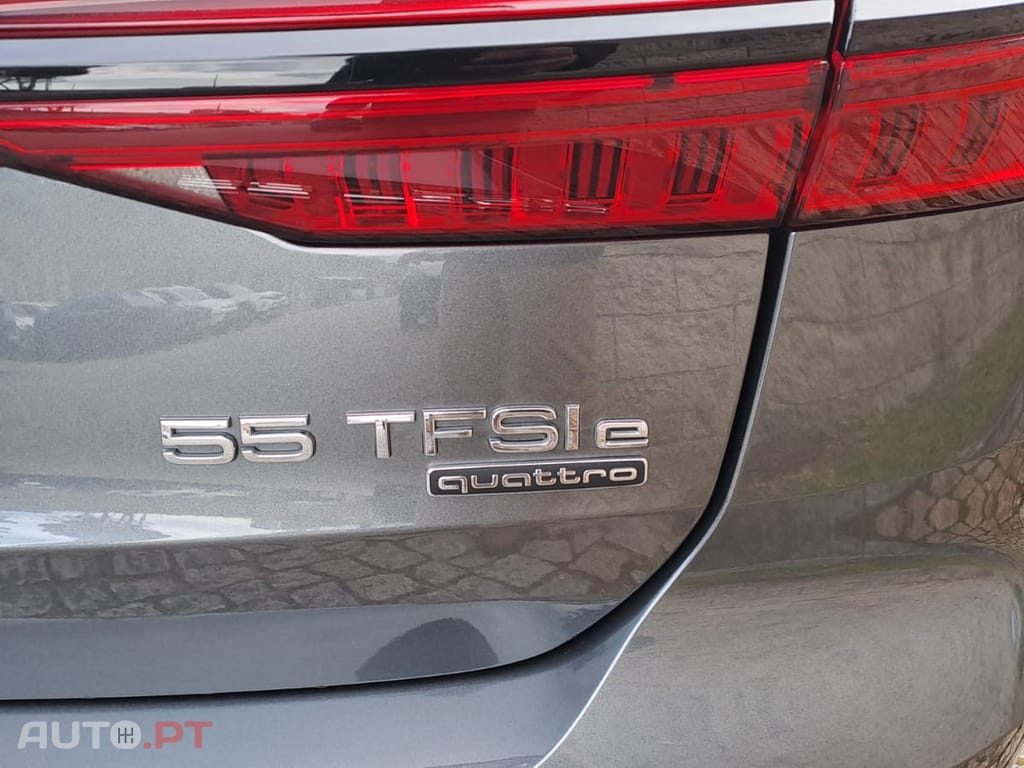 Audi A6 Avant TFSIe Quattro S line S Tronic