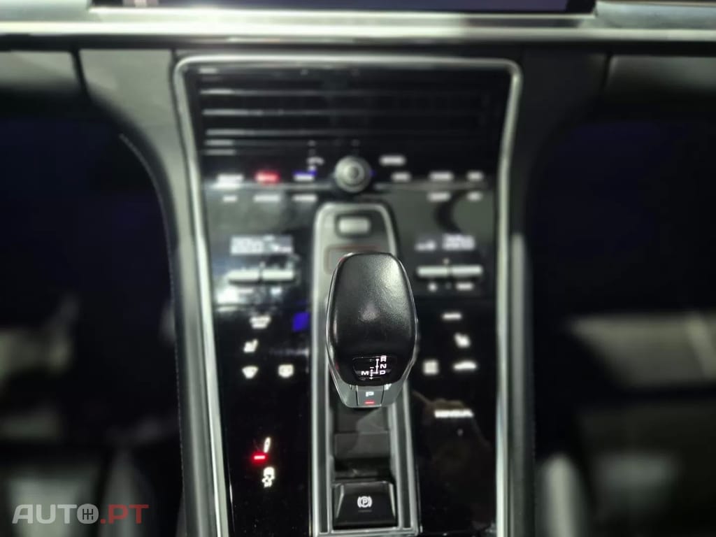 Porsche Panamera 4 E-Hybrid