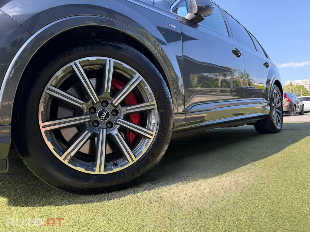 Audi Q7 60 TFSIe quattro S line Tiptronic