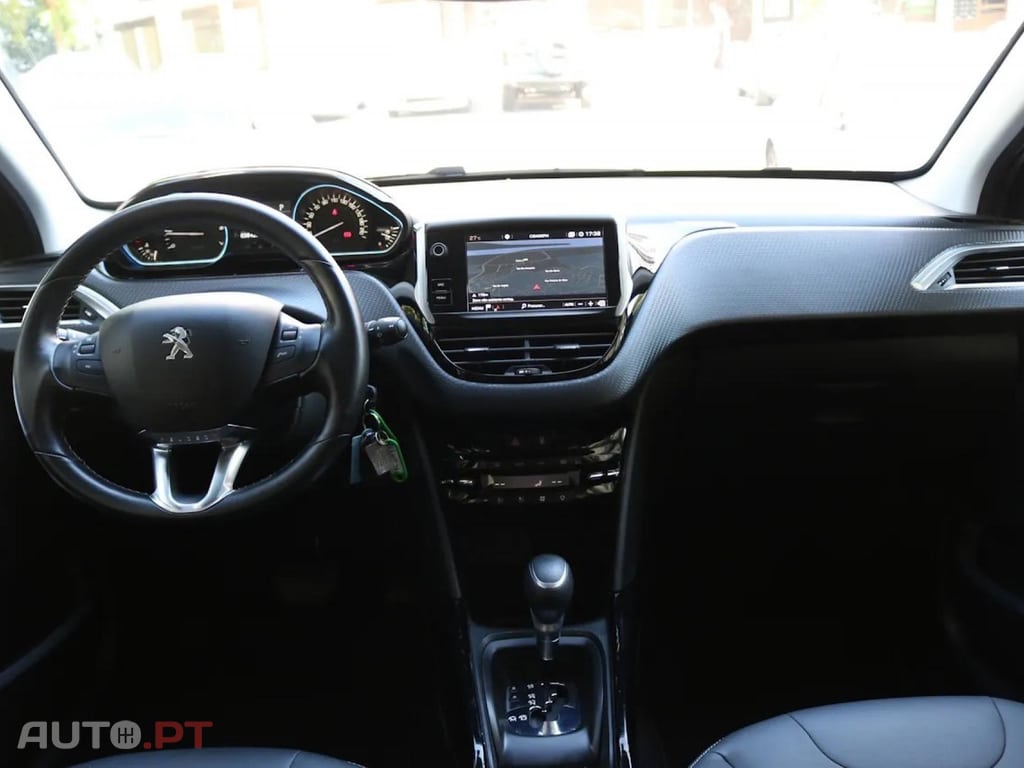 Peugeot 2008 1.2 PureTech Allure EAT6