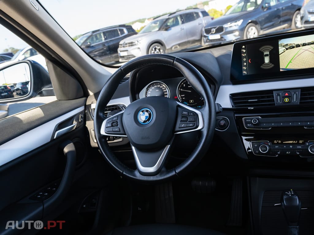 BMW X1 xDrive25e Advantage — fotografia 23