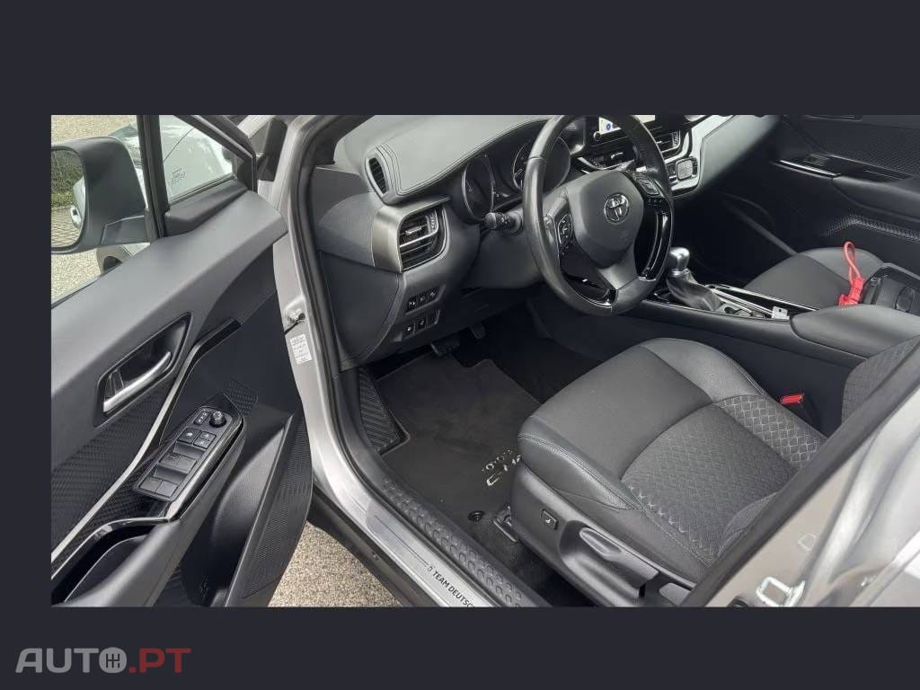 Toyota C-HR 1.8 Hybrid Team