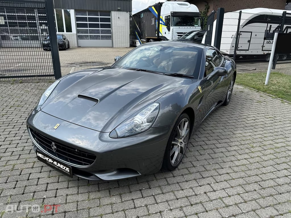 Ferrari California 4.3 V8