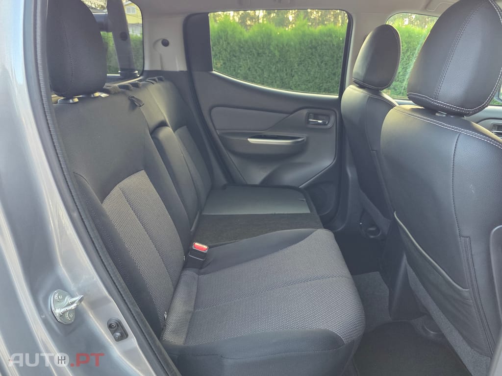 Mitsubishi L200 Strakar 2.4 DI-D Sport Edition