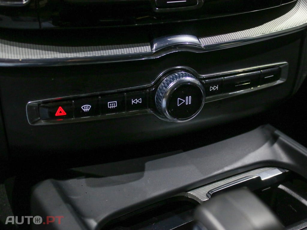 Volvo XC60 2.0 T6 PHEV Plus Dark AWD