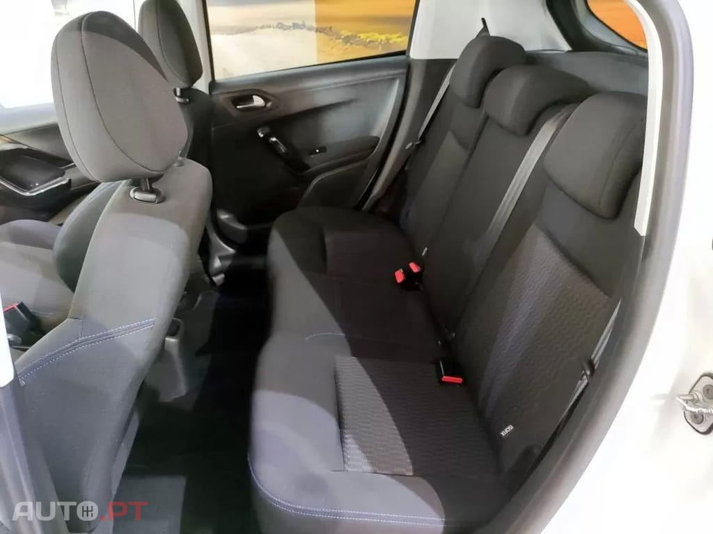 Peugeot 208  Puretech 82 Stop Start Signature