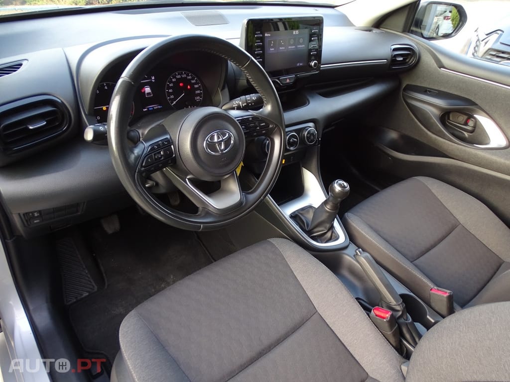 Toyota Yaris 1.0 VVT-i Comfort Plus — fotografia 8