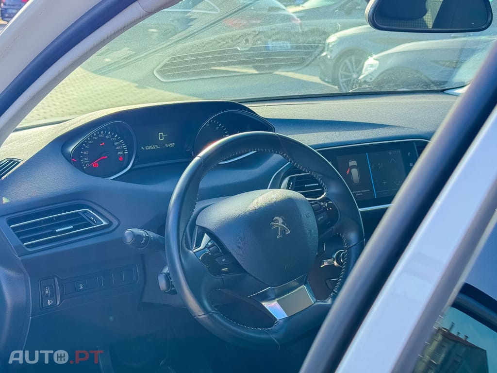 Peugeot 308 1.5 BlueHDi Business Line