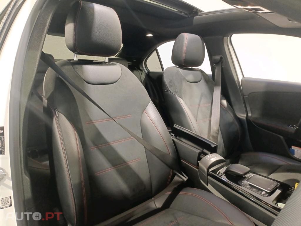 Mercedes-Benz A 250 e AMG Line