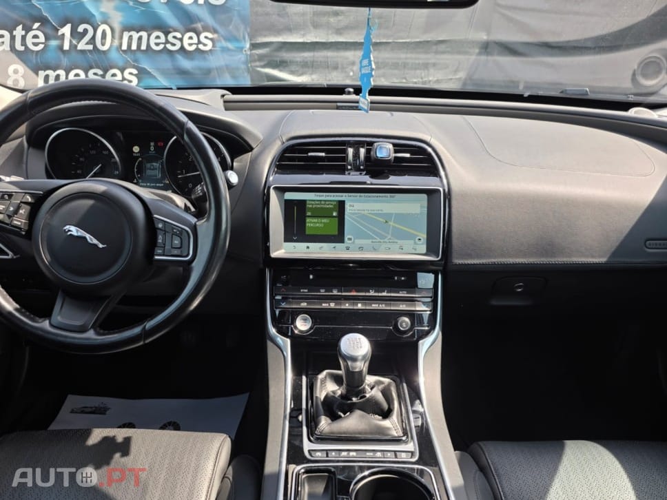 Jaguar XE 2.0 D Prestige