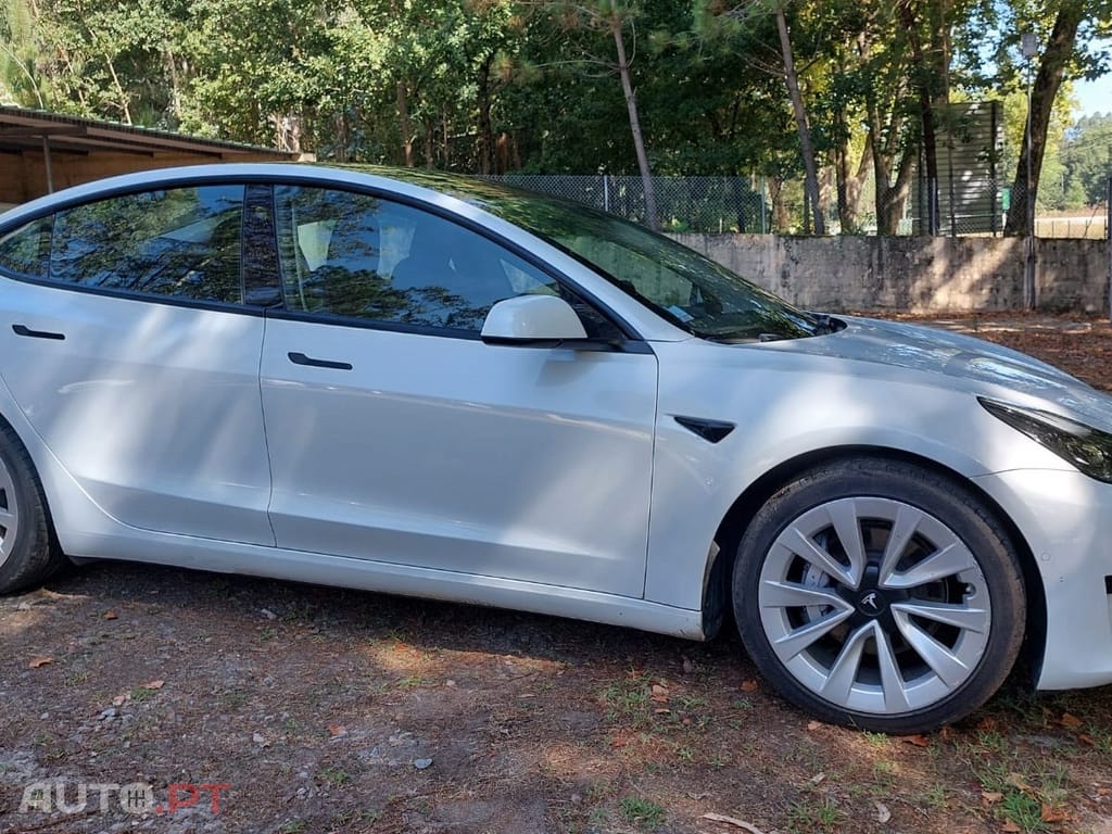 Tesla Model 3 Standard Range Plus RWD