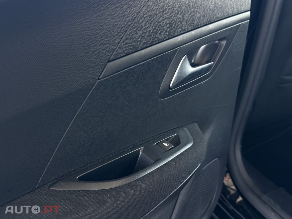 Peugeot E-208 50 kWh Allure