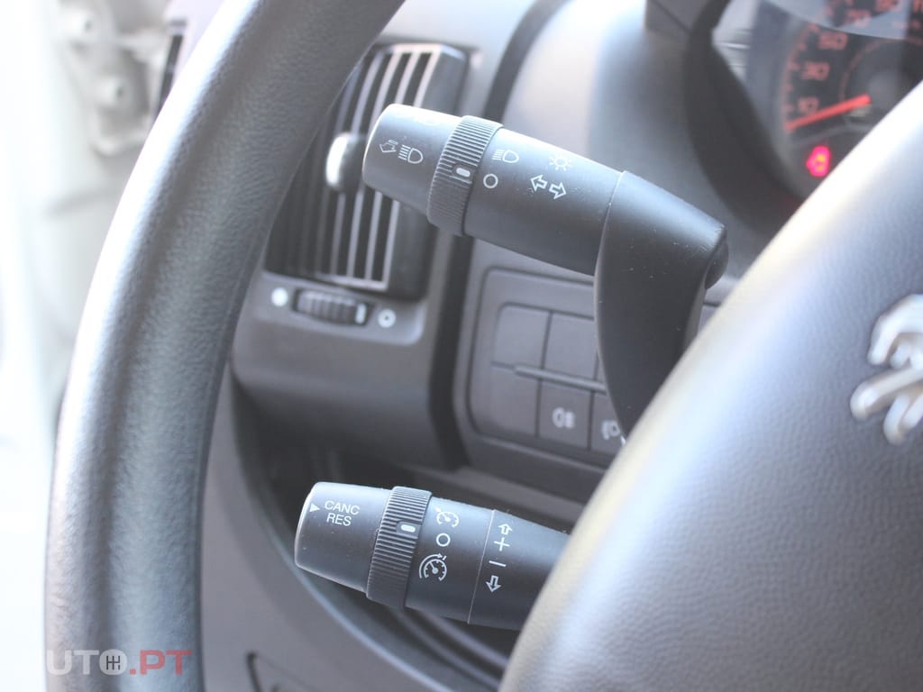 Peugeot Boxer 2.0 BlueHDi 330 L1H1 Premium