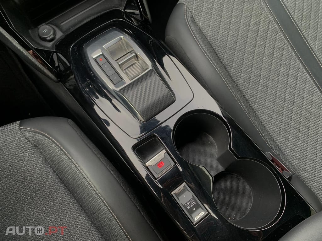Peugeot 2008 1.5 BlueHDi Allure EAT8