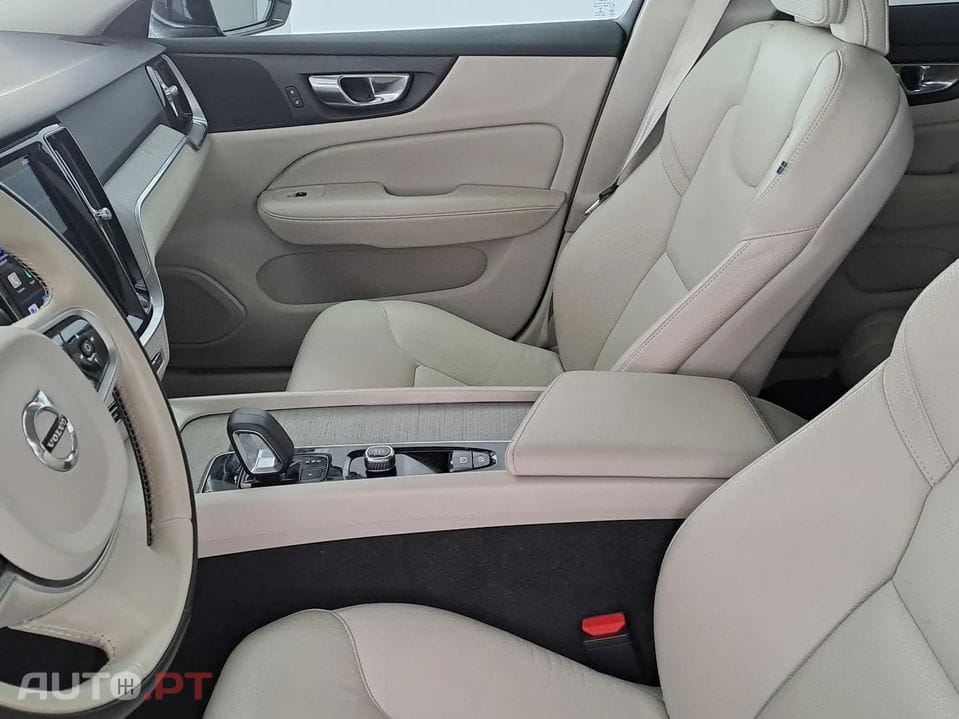 Volvo V60 2.0 B4 Core Auto