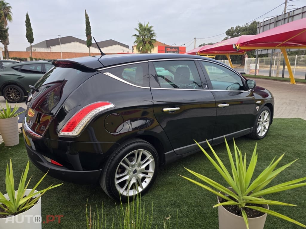 Lancia Delta 1.6 MultiJet 16v Oro