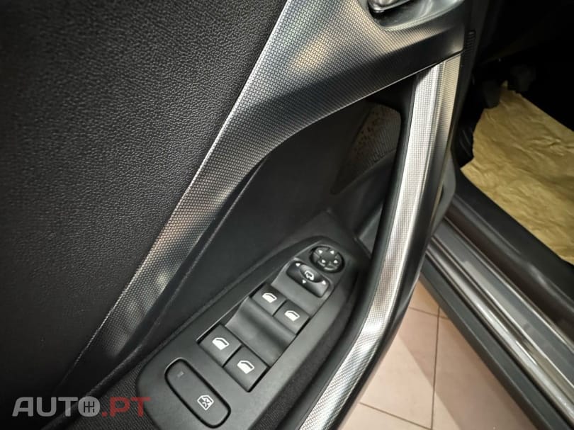 Peugeot 2008 1.2 PureTech Allure