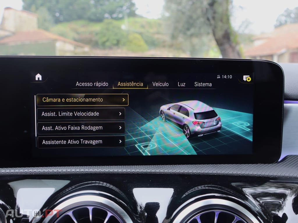 Mercedes-Benz A 250 e AMG Line