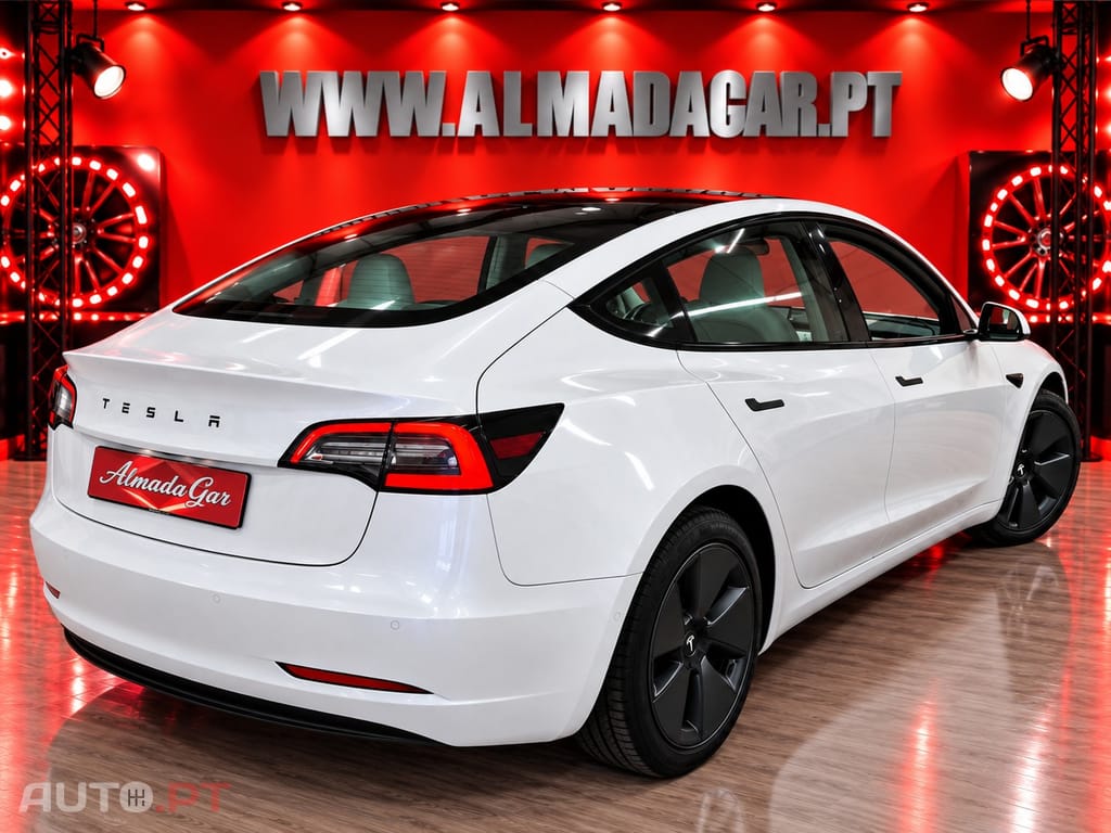 Tesla Model 3 Standard Range Plus RWD