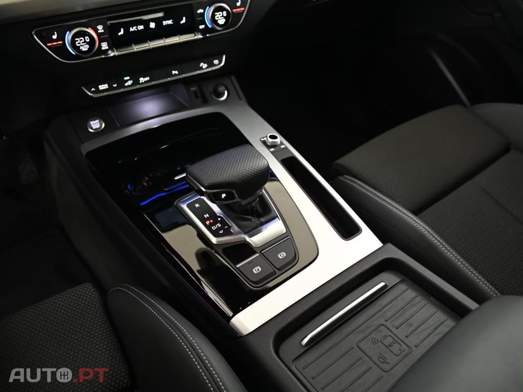 Audi Q5 I.V.A DEDUTÍVEL  50 TFSIe quattro S-Line
