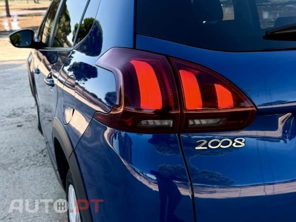 Peugeot 2008 1.2 PureTech Signature
