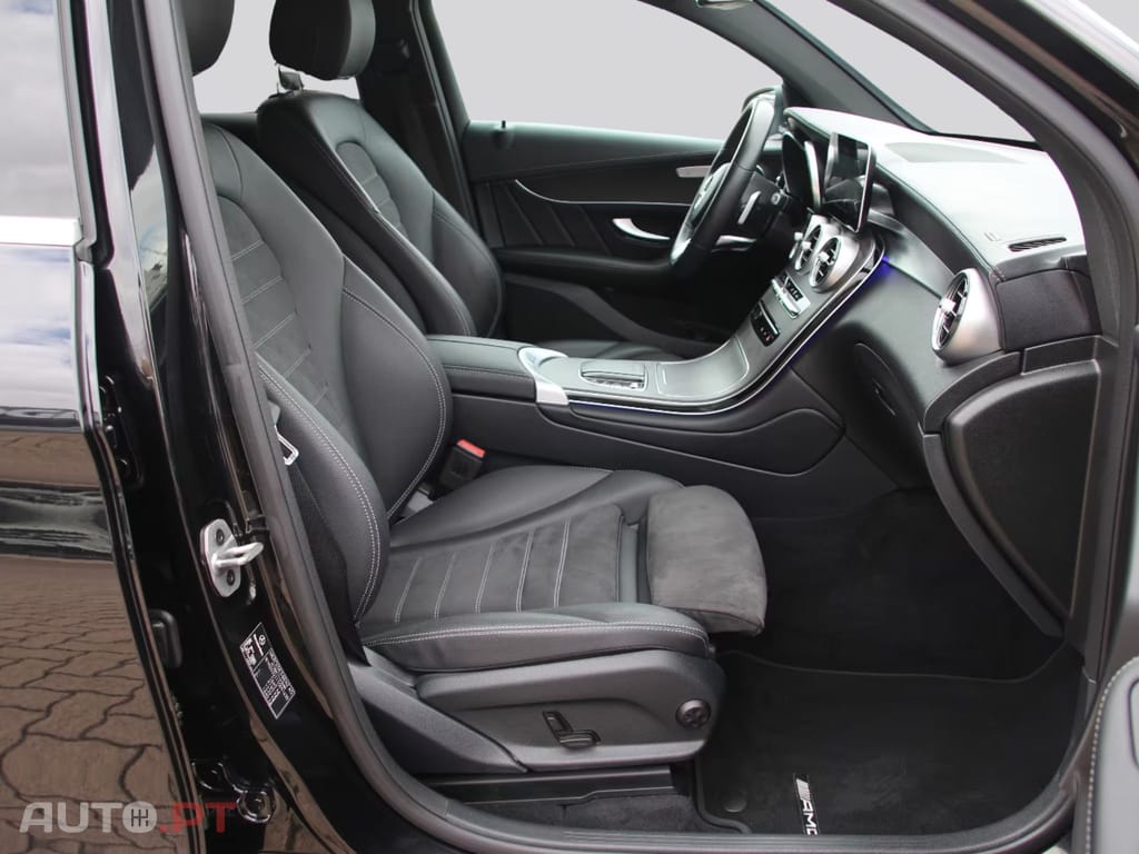 Mercedes-Benz GLC 300 I.V.A DEDUTIVEL de 4M Coupe AMG-Line