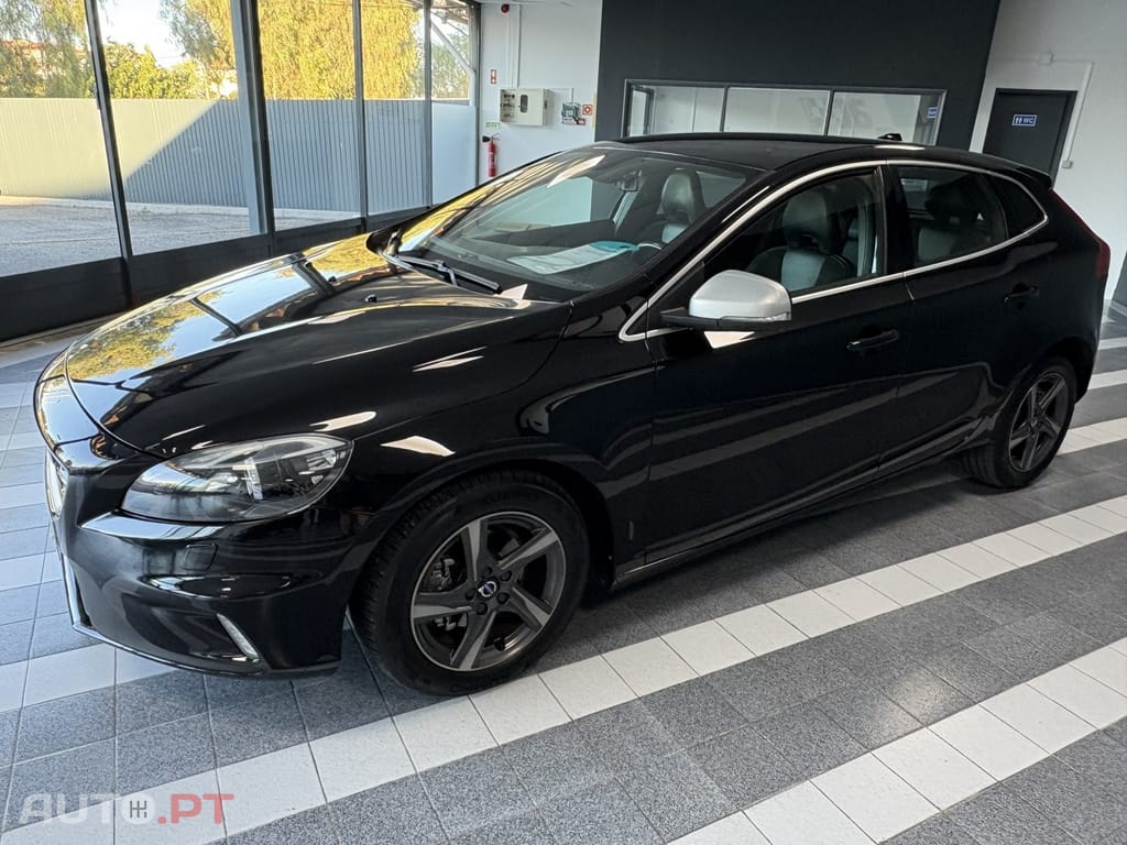 Volvo V40 2.0 D2 R-Design Momentum