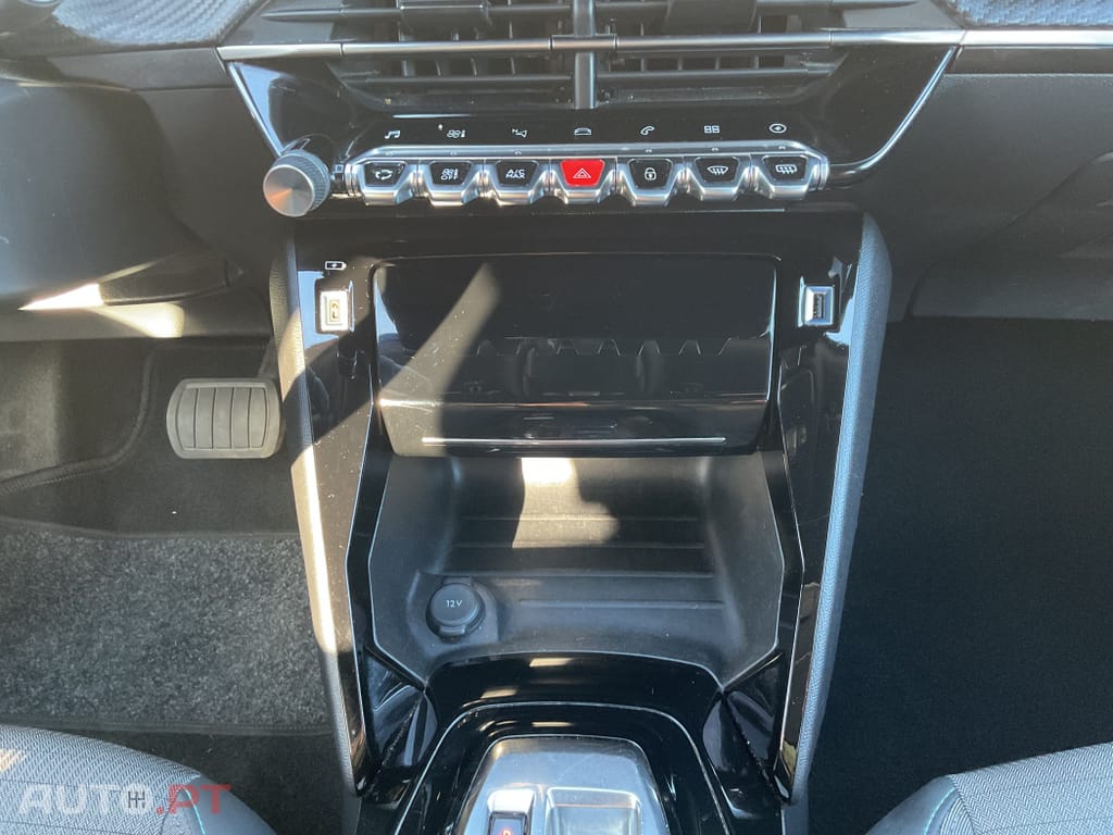 Peugeot E-2008 50 kWh Allure Pack