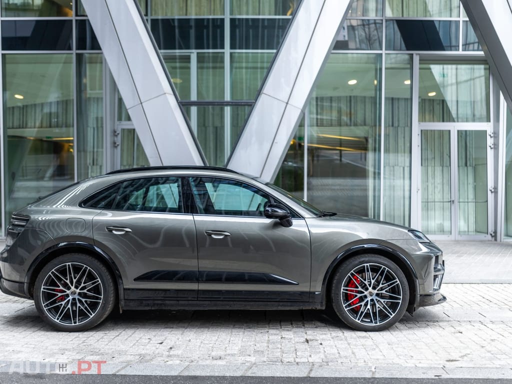 Porsche Macan 4