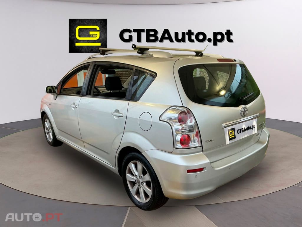 Toyota Corolla Verso 2.2 D-4D 7 lugares 